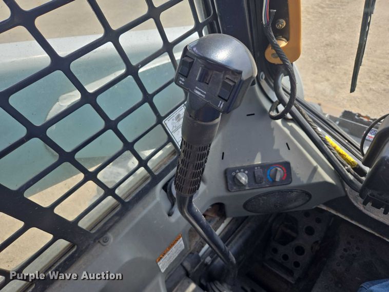 image for item DT7209 2011 Bobcat S650 skid steer loader