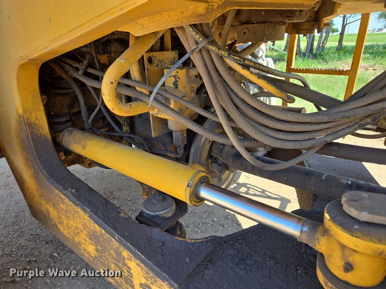 image for item DT7212 1996 John Deere 544G wheel loader