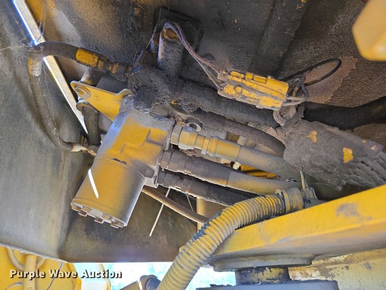 image for item DT7212 1996 John Deere 544G wheel loader