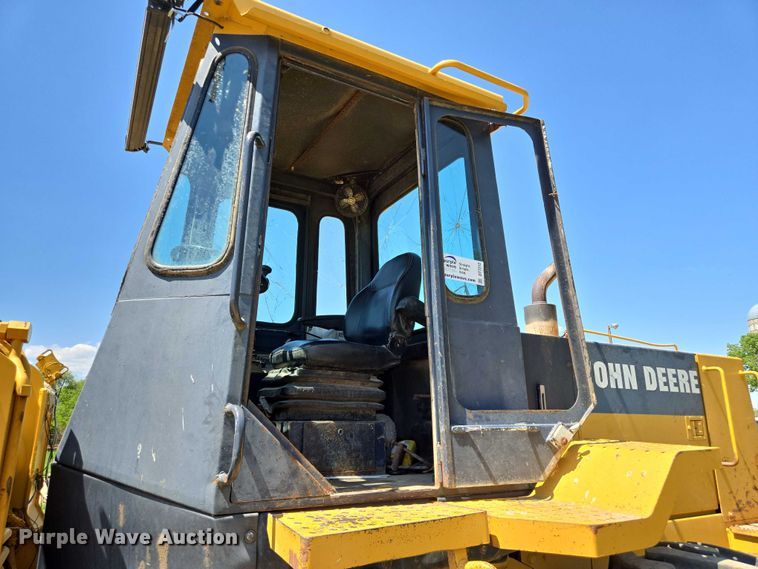 image for item DT7212 1996 John Deere 544G wheel loader