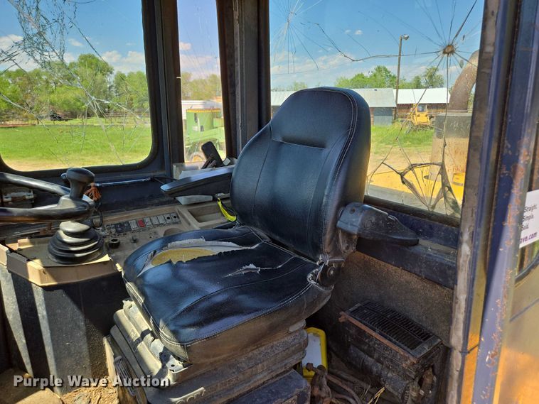 image for item DT7212 1996 John Deere 544G wheel loader