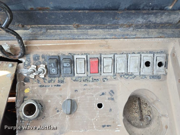 image for item DT7212 1996 John Deere 544G wheel loader