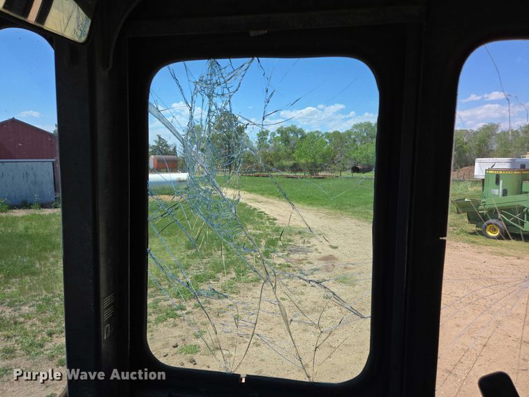 image for item DT7212 1996 John Deere 544G wheel loader