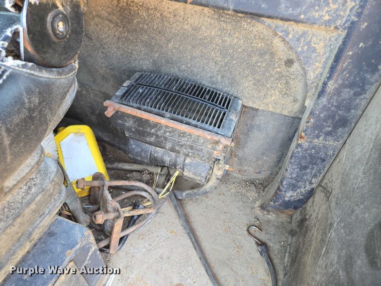 image for item DT7212 1996 John Deere 544G wheel loader