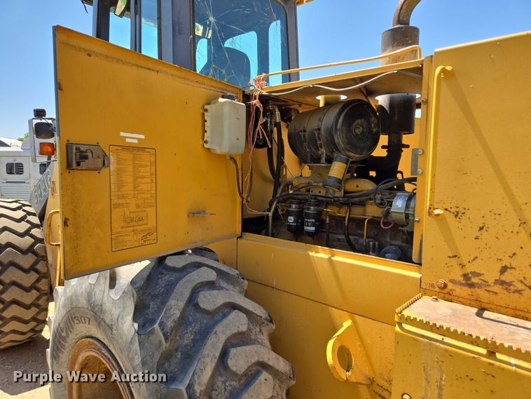 image for item DT7212 1996 John Deere 544G wheel loader