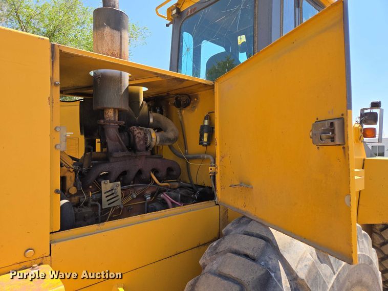 image for item DT7212 1996 John Deere 544G wheel loader