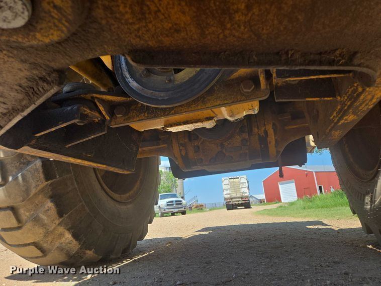 image for item DT7212 1996 John Deere 544G wheel loader