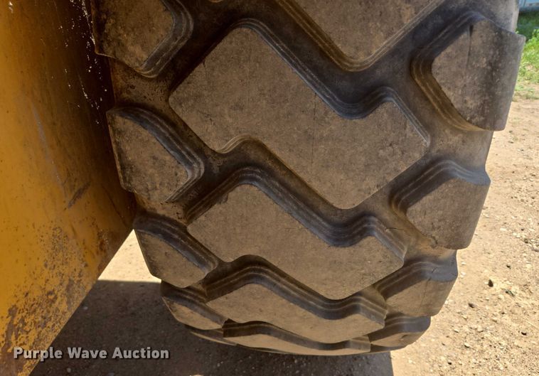 image for item DT7212 1996 John Deere 544G wheel loader