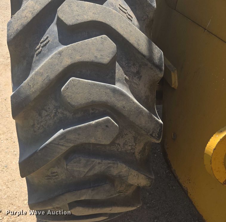 image for item DT7212 1996 John Deere 544G wheel loader
