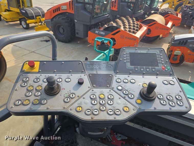 image for item DU7767 2018 Vogele Super 2000-3i paver