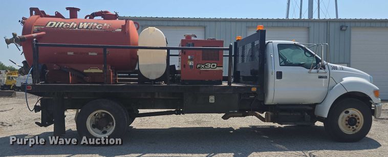 image for item DU7791 2010 Ford F750 vacuum truck