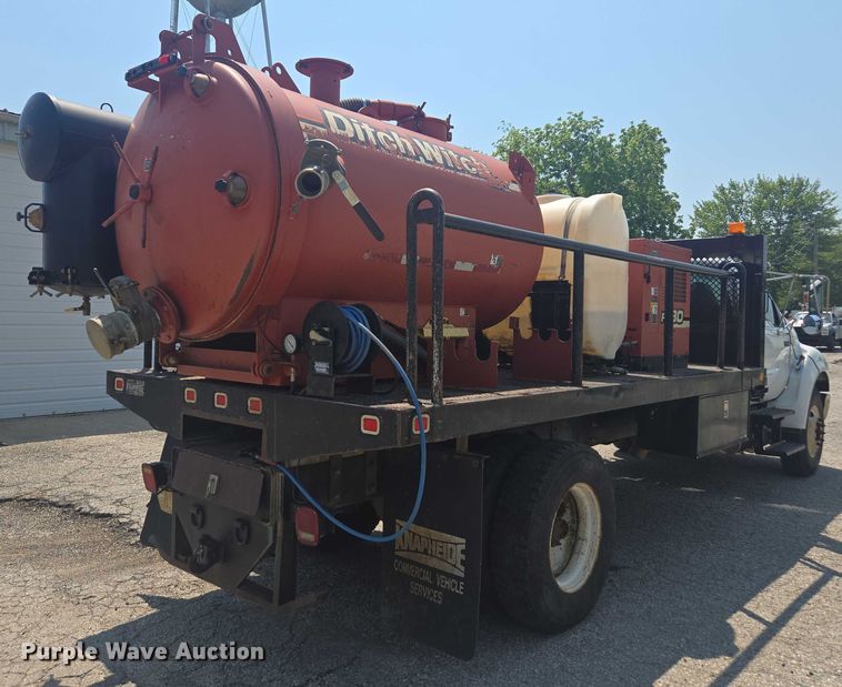 image for item DU7791 2010 Ford F750 vacuum truck