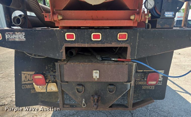 image for item DU7791 2010 Ford F750 vacuum truck