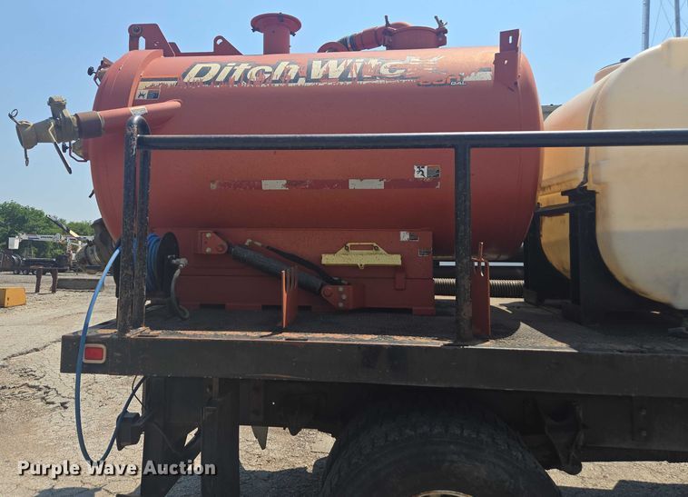 image for item DU7791 2010 Ford F750 vacuum truck