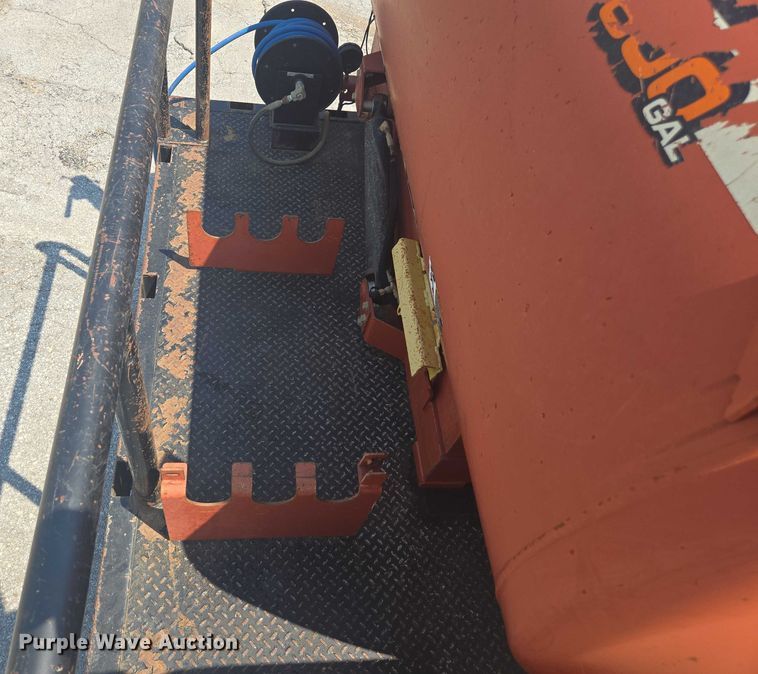 image for item DU7791 2010 Ford F750 vacuum truck