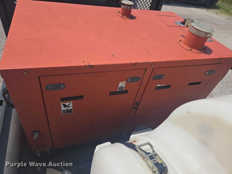 image for item DU7791 2010 Ford F750 vacuum truck