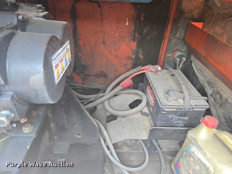 image for item DU7791 2010 Ford F750 vacuum truck