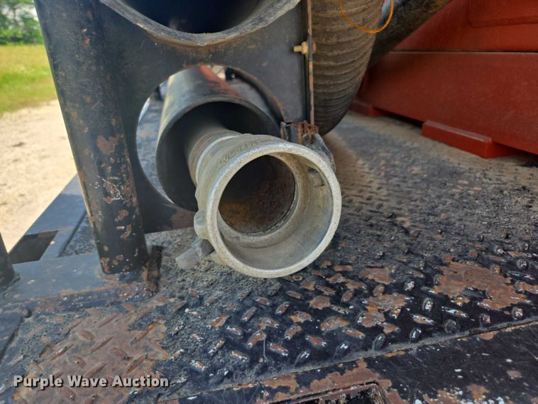 image for item DU7791 2010 Ford F750 vacuum truck