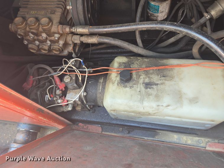 image for item DU7791 2010 Ford F750 vacuum truck