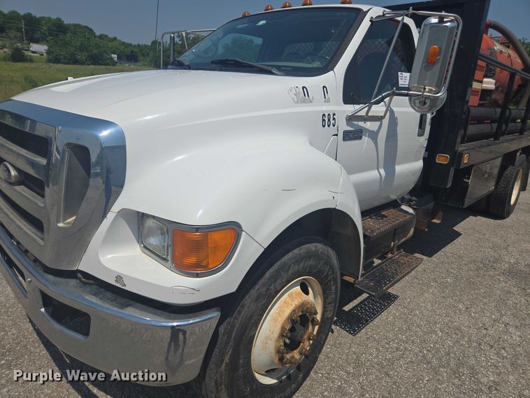 image for item DU7791 2010 Ford F750 vacuum truck