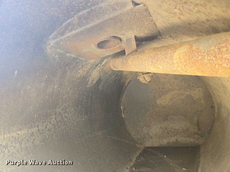 image for item DU7791 2010 Ford F750 vacuum truck