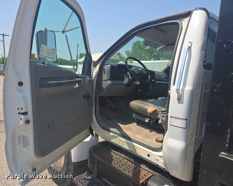 image for item DU7791 2010 Ford F750 vacuum truck