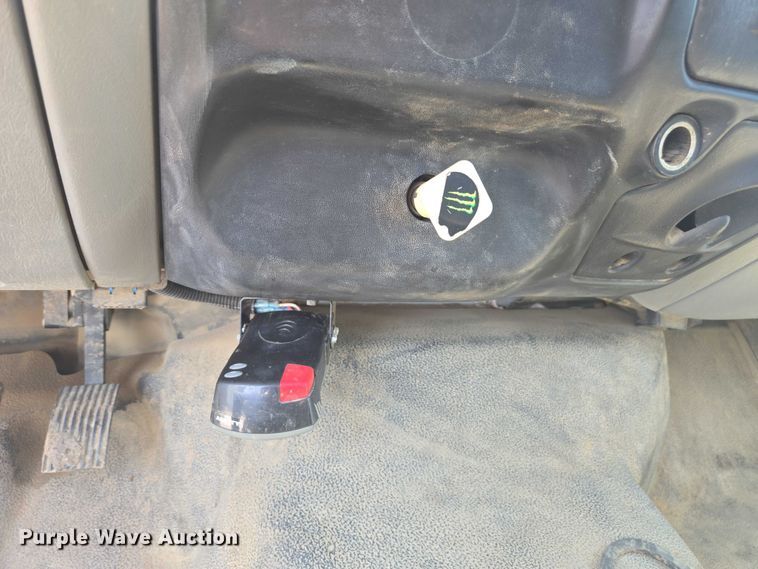 image for item DU7791 2010 Ford F750 vacuum truck