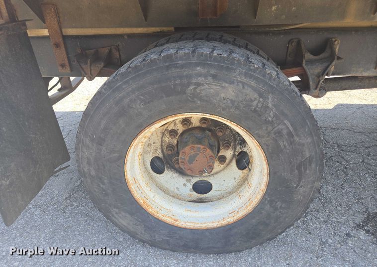 image for item DU7791 2010 Ford F750 vacuum truck