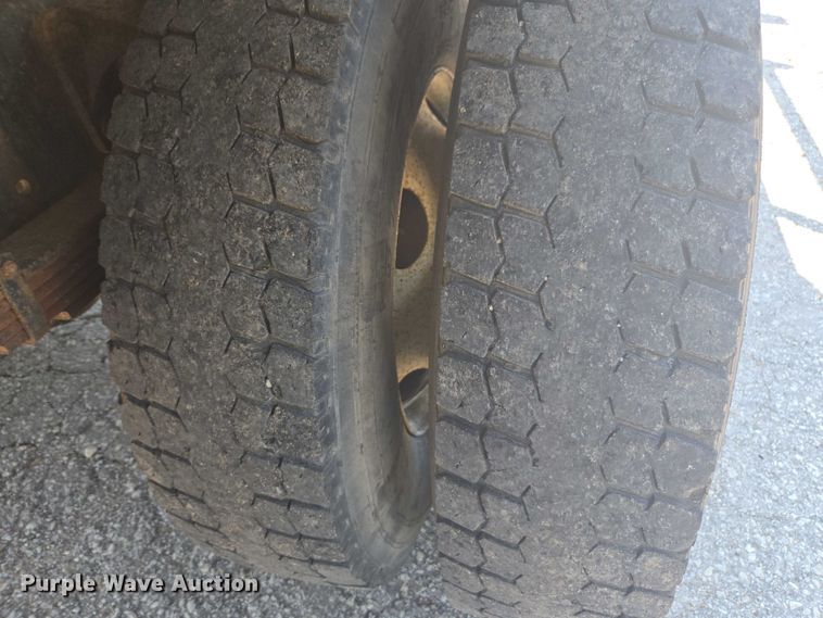 image for item DU7791 2010 Ford F750 vacuum truck