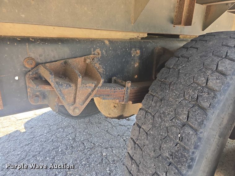 image for item DU7791 2010 Ford F750 vacuum truck