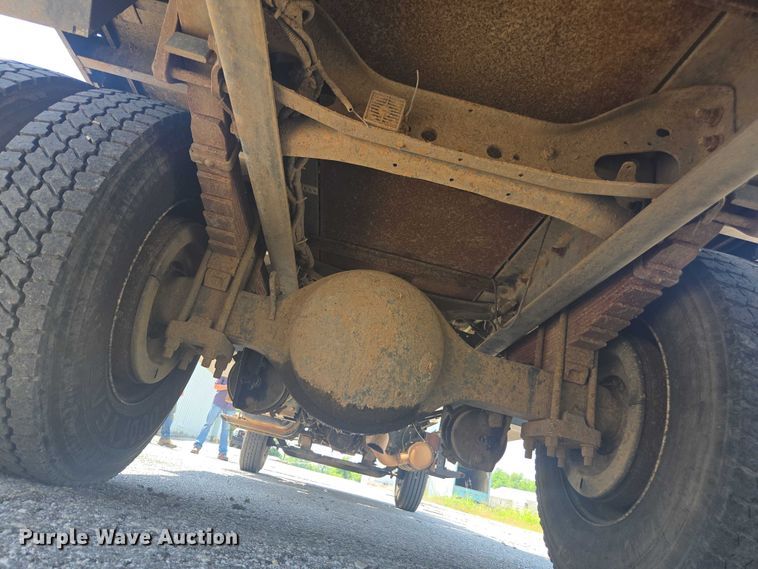 image for item DU7791 2010 Ford F750 vacuum truck