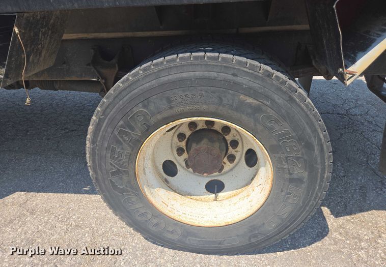 image for item DU7791 2010 Ford F750 vacuum truck