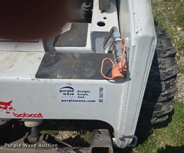 image for item DU7792 1992 Bobcat 843B skid steer loader