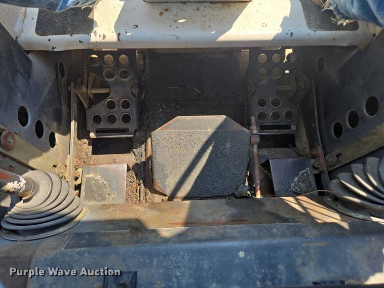 image for item DU7792 1992 Bobcat 843B skid steer loader