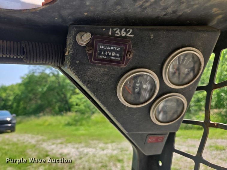 image for item DU7792 1992 Bobcat 843B skid steer loader