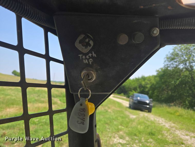 image for item DU7792 1992 Bobcat 843B skid steer loader