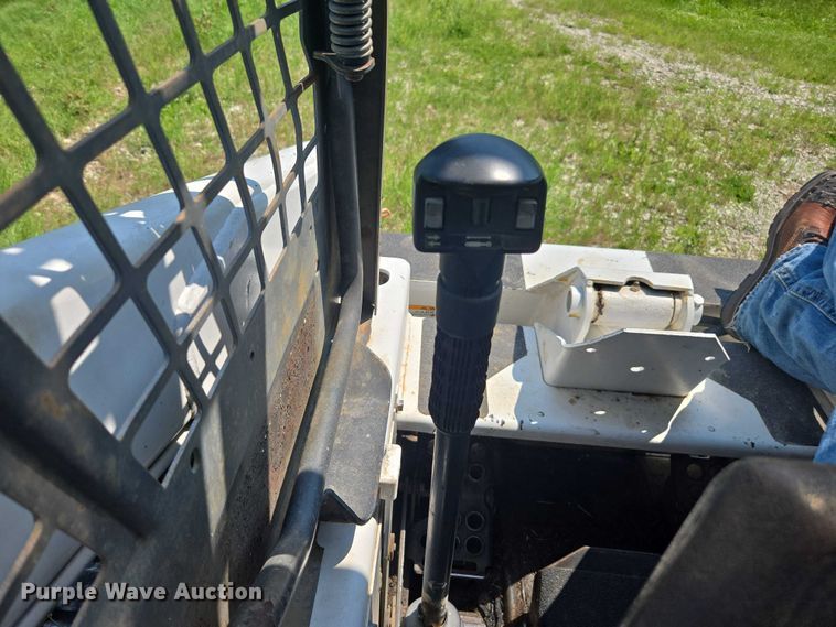 image for item DU7792 1992 Bobcat 843B skid steer loader