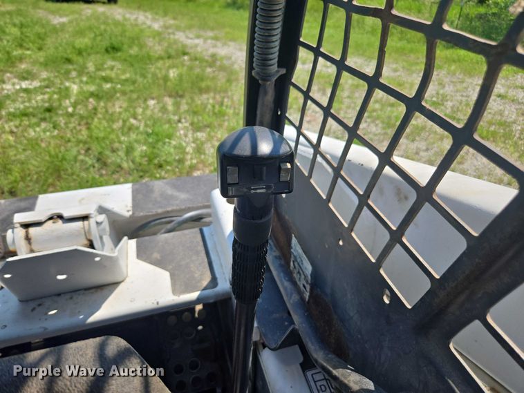 image for item DU7792 1992 Bobcat 843B skid steer loader