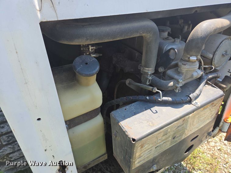 image for item DU7792 1992 Bobcat 843B skid steer loader