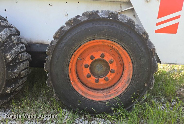 image for item DU7792 1992 Bobcat 843B skid steer loader