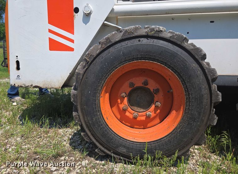 image for item DU7792 1992 Bobcat 843B skid steer loader