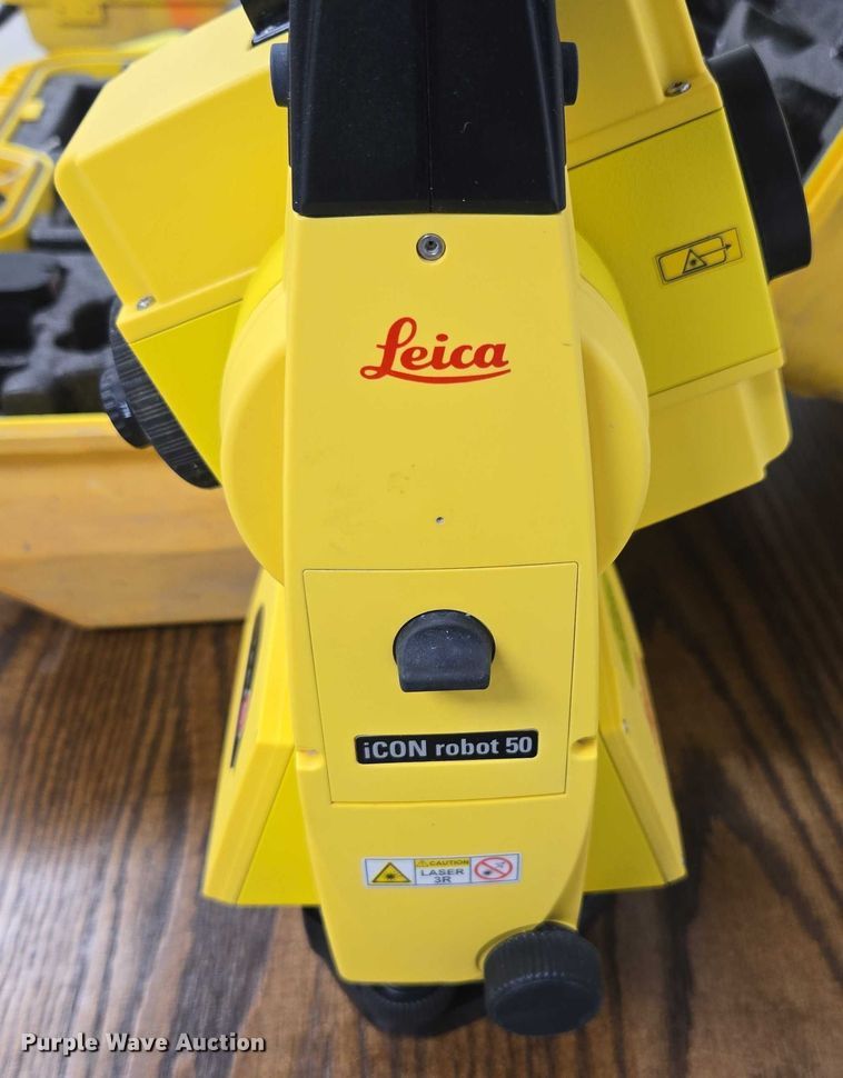 image for item DU7798 Leica Total Station surveying equipment