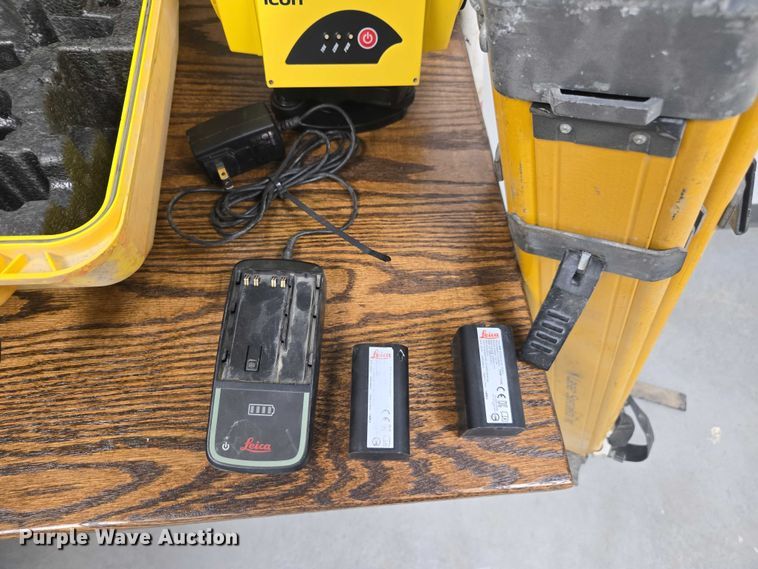 image for item DU7798 Leica Total Station surveying equipment