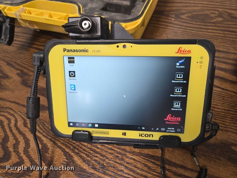 image for item DU7798 Leica Total Station surveying equipment