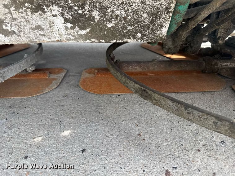 image for item DU7807 Whiteman HHXDF5 power trowel