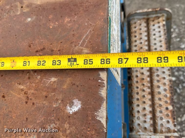 image for item DU9809 2000 Genie GS-2032 scissor lift