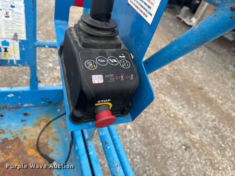 image for item DU9809 2000 Genie GS-2032 scissor lift