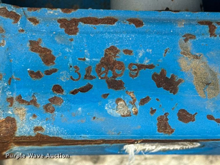 image for item DU9809 2000 Genie GS-2032 scissor lift