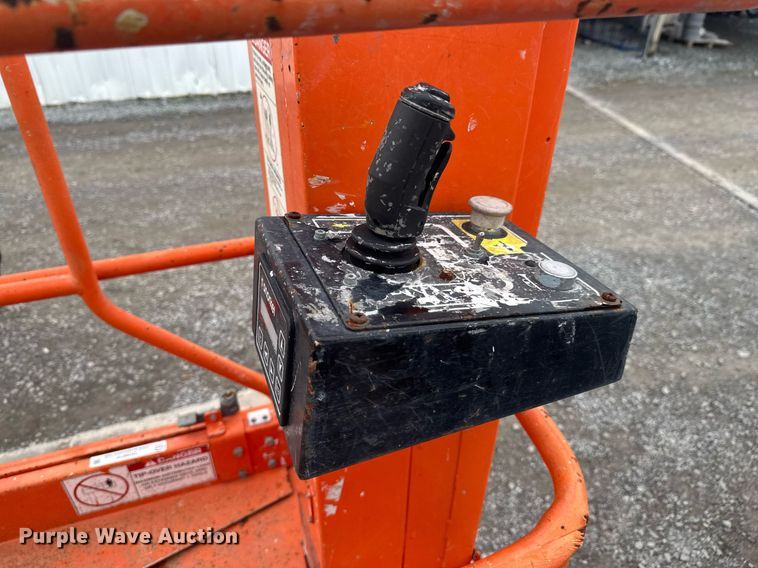 image for item DU9810 2015 Snorkel TM12 vertical lift