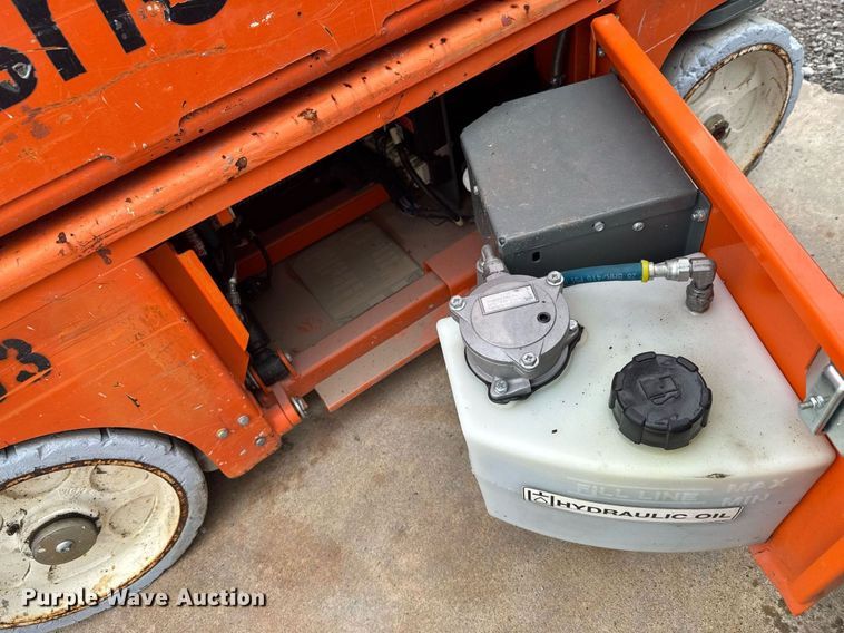 image for item DU9810 2015 Snorkel TM12 vertical lift